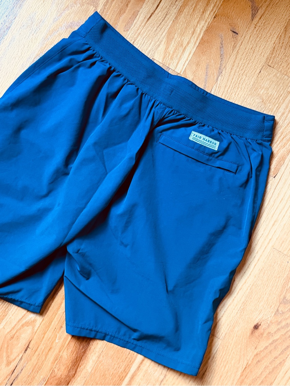 Fair Harbor Mens Medium Blue Board Shorts Unlined Stretch Swim Trunks